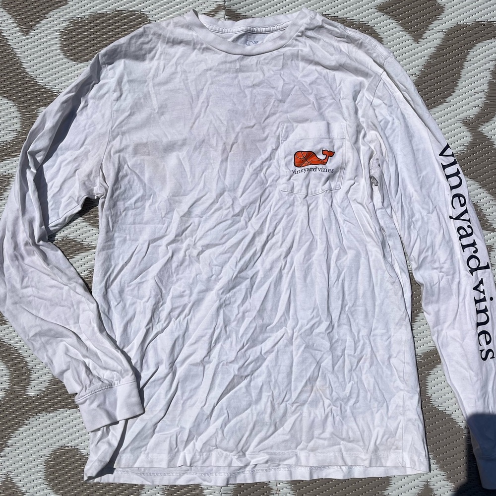 Vinyard Vines Long Sleeve. Size M.